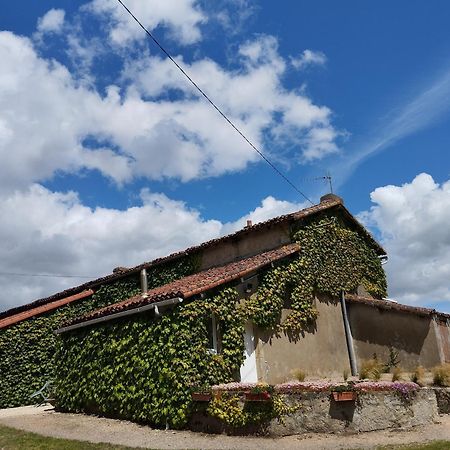 Maison Au Calme Avec Vue Etang Clesse  외부 사진