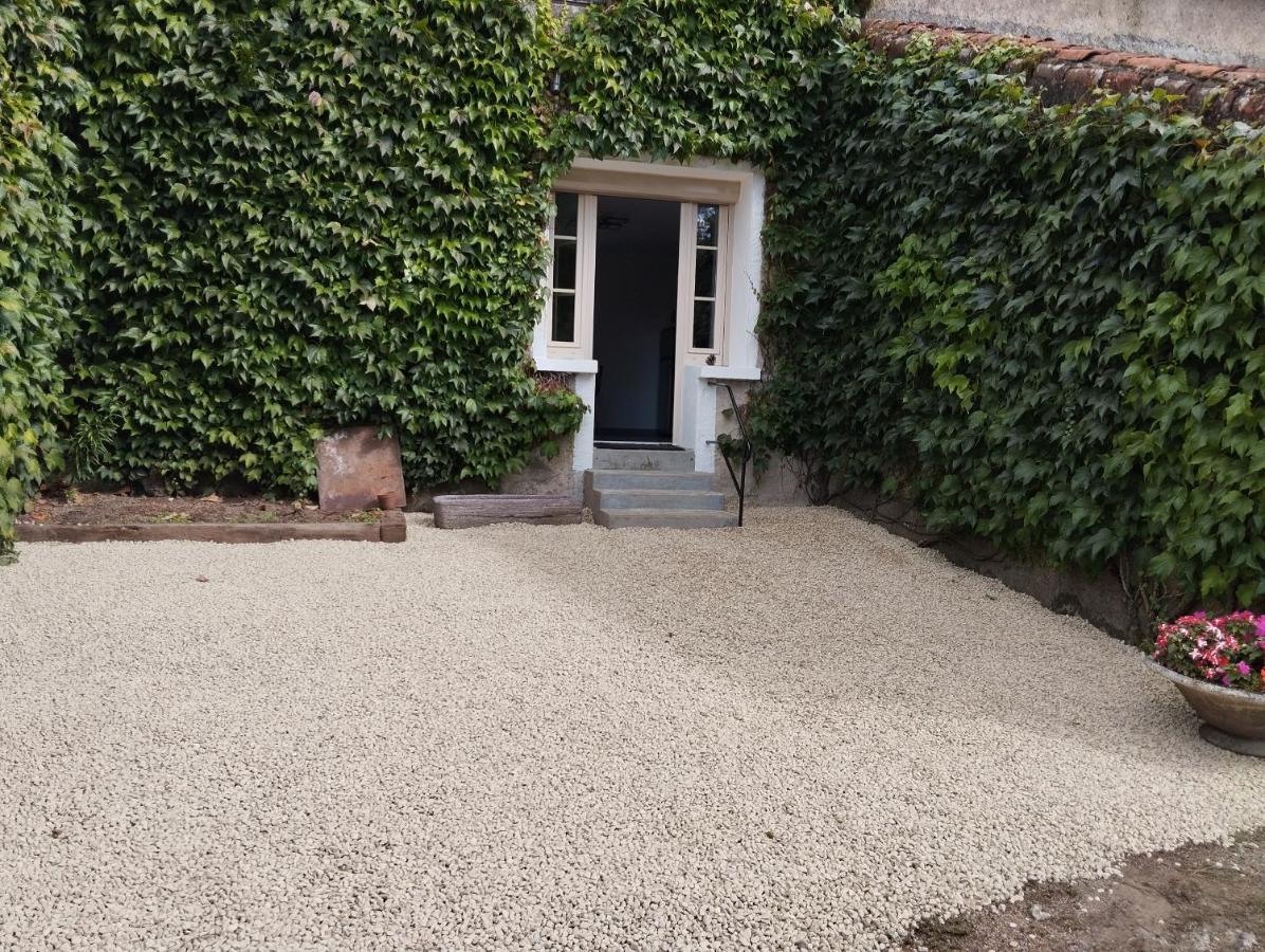 Maison Au Calme Avec Vue Etang Clesse  외부 사진