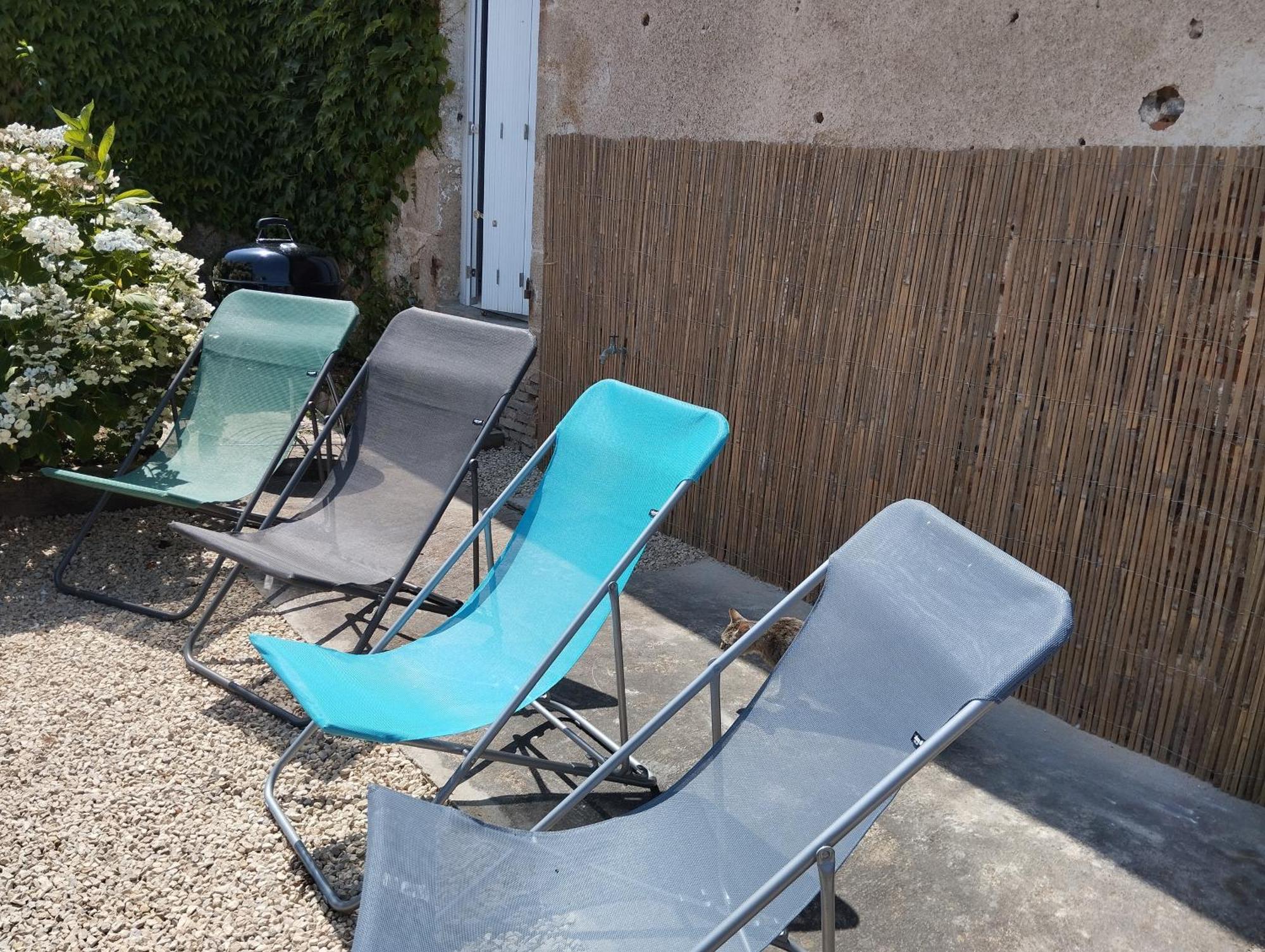 Maison Au Calme Avec Vue Etang Clesse  외부 사진